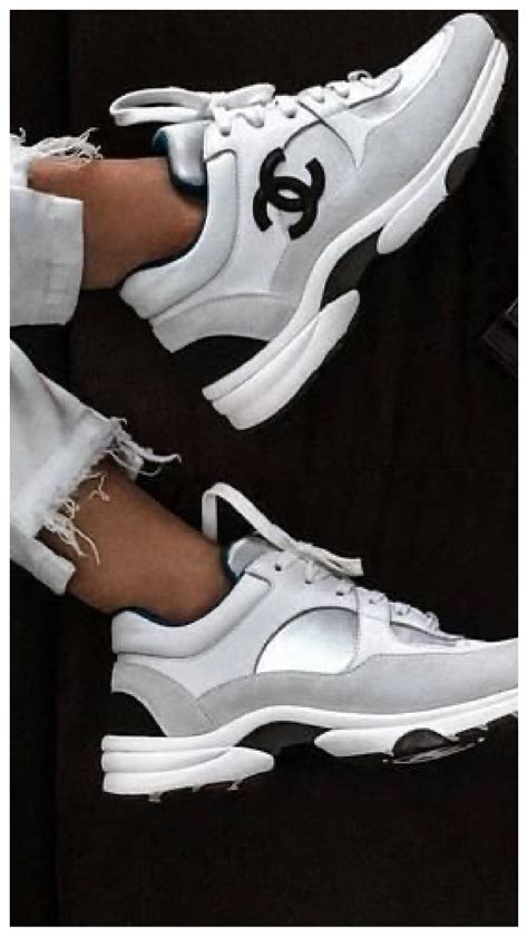 sneakers chanel pelo|sandali chanel 2021.